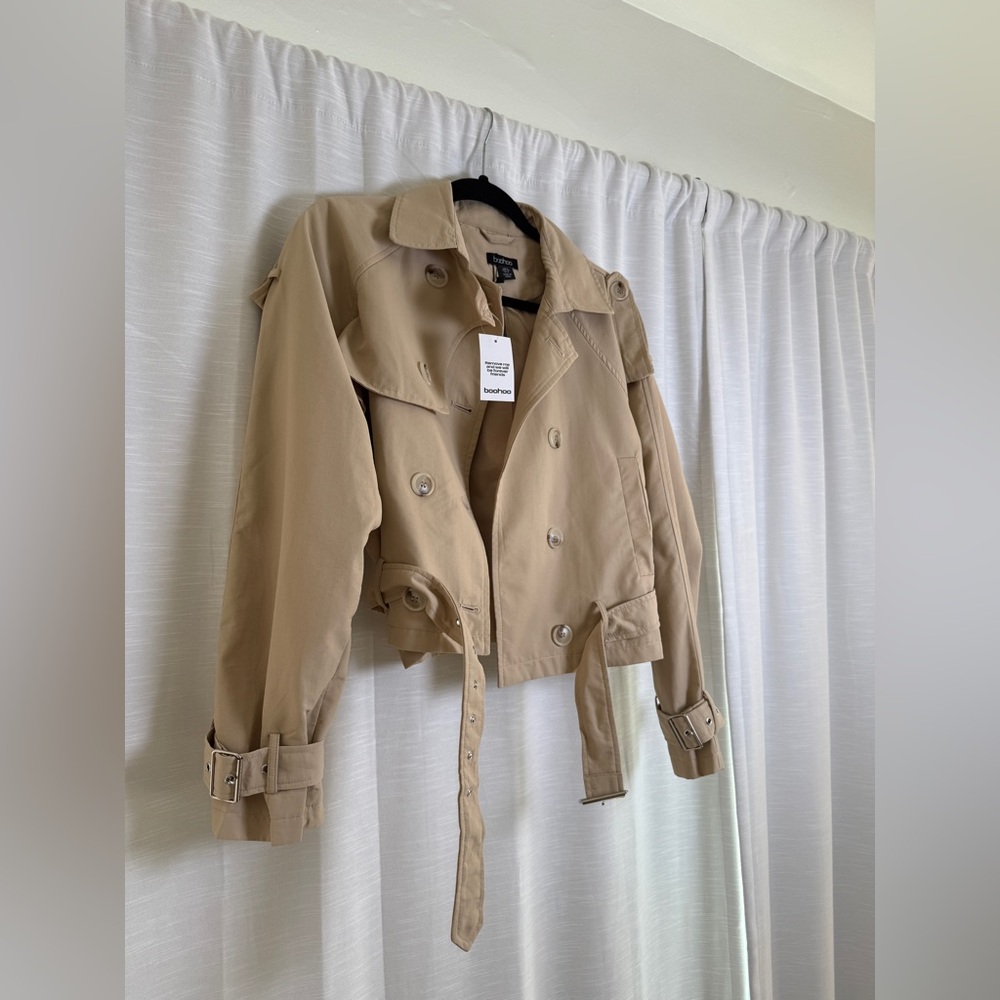 Boohoo Cropped Trench Jacket Beige Belted Short Trench Coat | NWT Size 4 - Picture 7 of 15